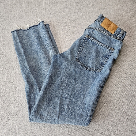 BDG Pax High Waisted Distressed Jeans 26 cropped  29" Inseam - Picture 8 of 16